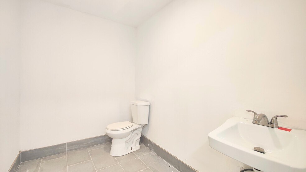 More Photos Of 8827 SE Division St, Portland Freestanding For Sale