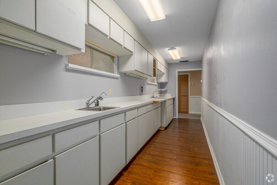 More Photos Of 1230 NW 9th Ave, Gainesville Medical For Sale