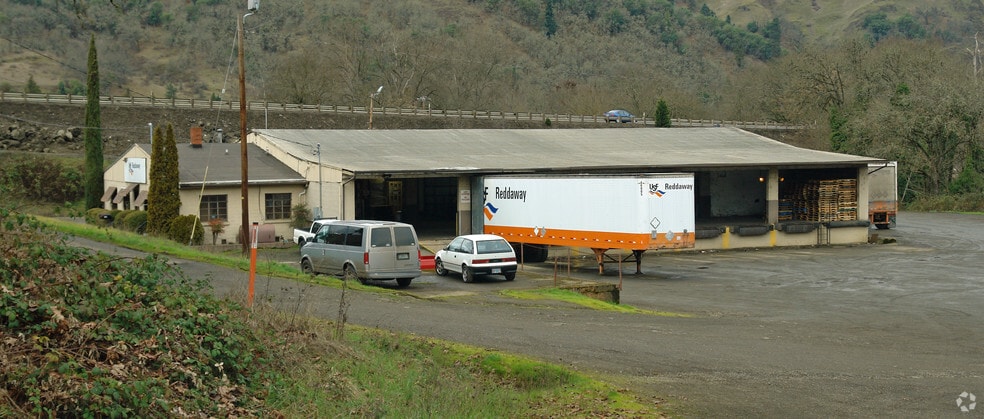 More Photos Of 1899 SE Stephens St, Roseburg Truck Terminal For Lease