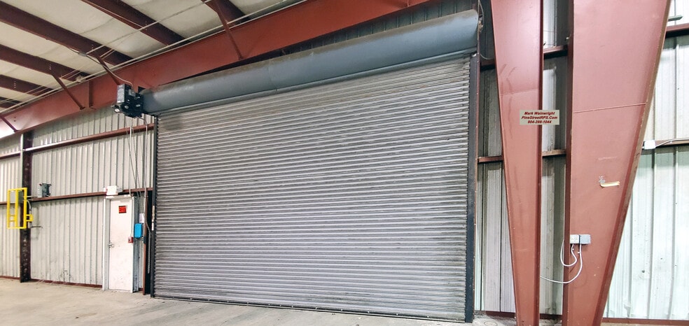 More Photos Of 11320 Distribution Ave E, Jacksonville Manufacturing For Lease