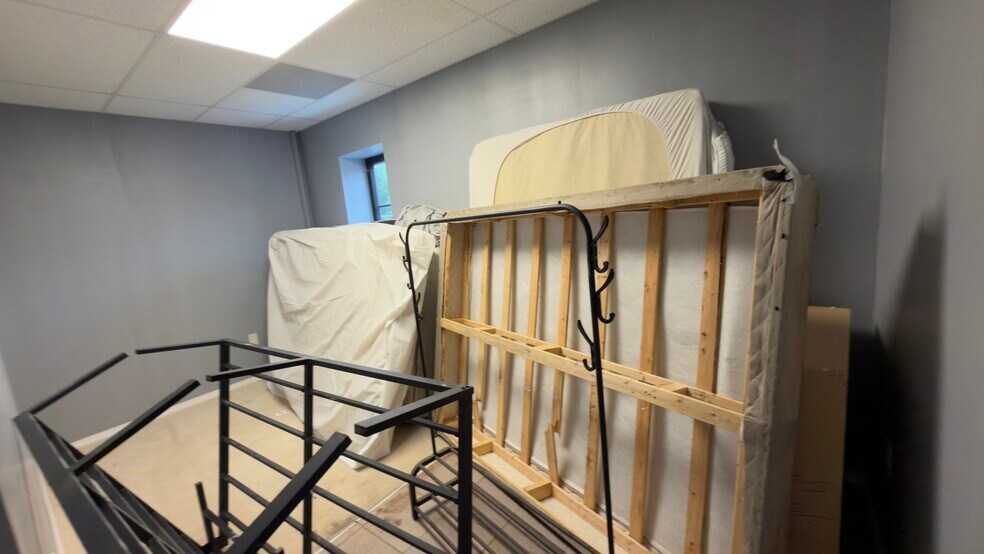 More Photos Of 2800 Delano St, Pensacola Warehouse For Lease