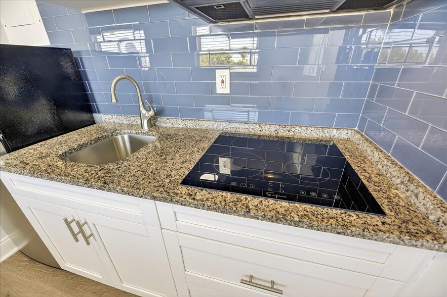 More Photos Of 520 73rd Ave, Saint Petersburg Hotel For Sale