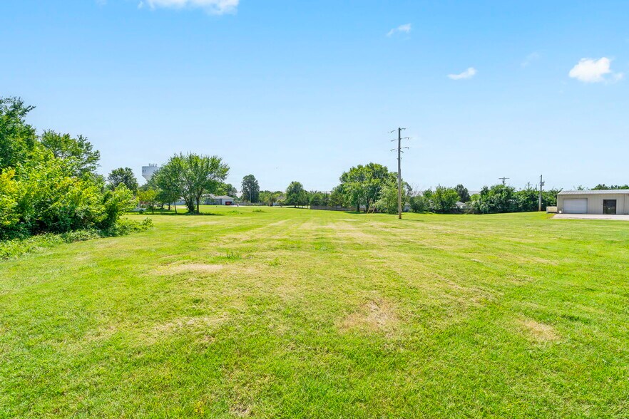 More Photos Of TBD W 4th St, Battlefield Land For Sale