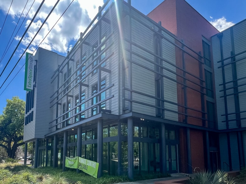 More Photos Of 1861 Ashley River Rd, Charleston Self Storage For Lease