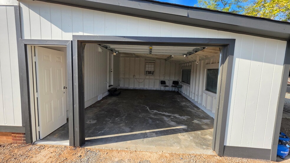 More Photos Of 1518 Concord Ave, Monroe Auto Dealership For Lease