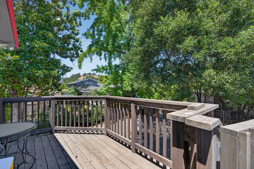 More Photos Of 530 N Cloverdale Blvd, Cloverdale Specialty For Sale