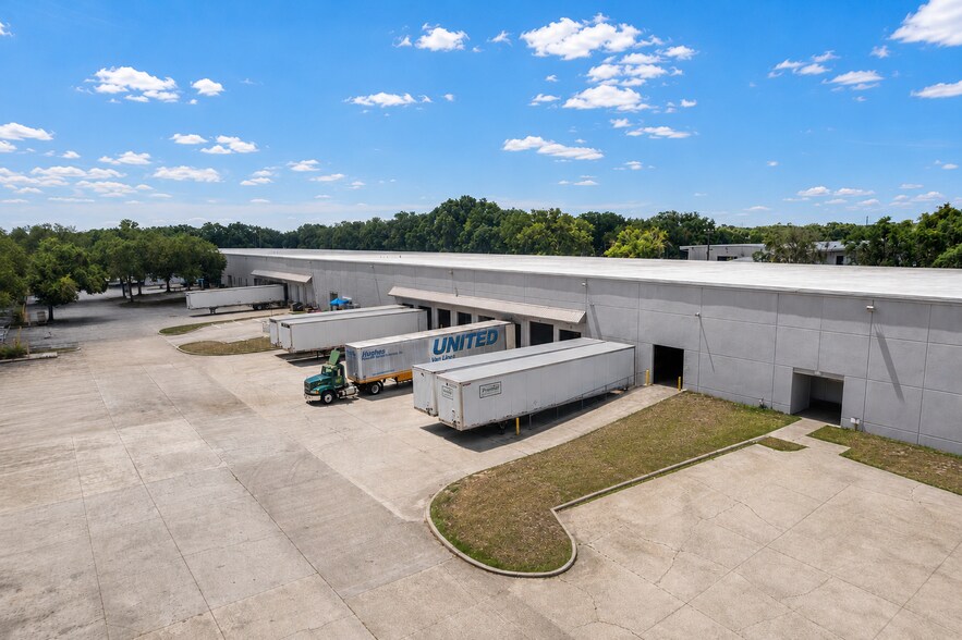More Photos Of 445 SW 52nd Ave, Ocala Distribution For Lease