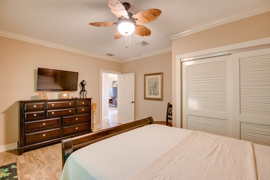 More Photos Of 87847 Overseas Hwy, Islamorada Medical For Sale