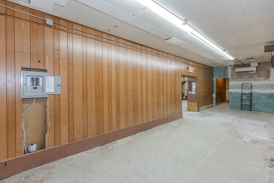 More Photos Of 1243 Main St, West Warwick General Retail For Sale