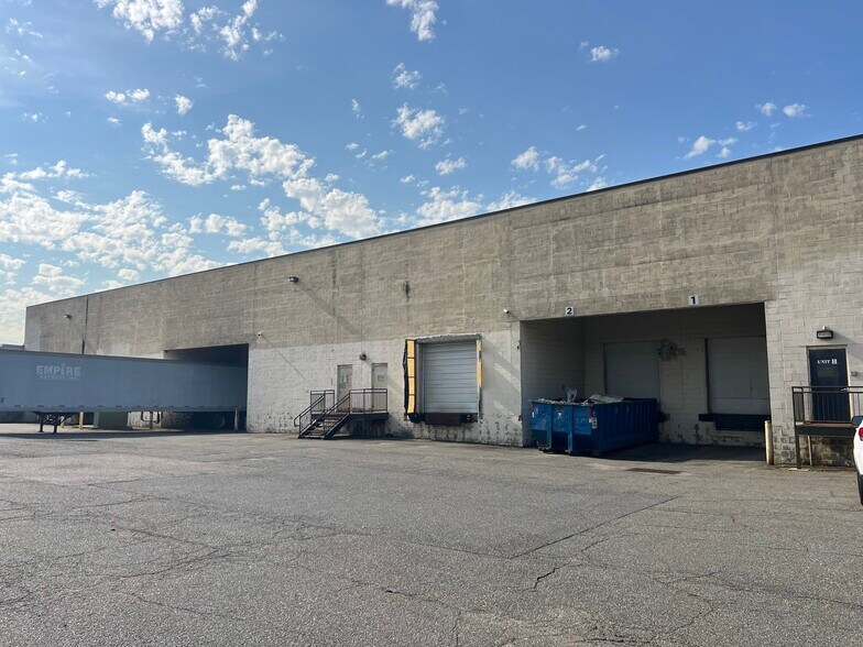 More Photos Of 365 Blair Rd, Avenel Warehouse For Lease