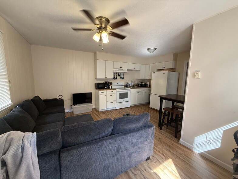 More Photos Of 71 Maple St, Clyde Apartments For Sale