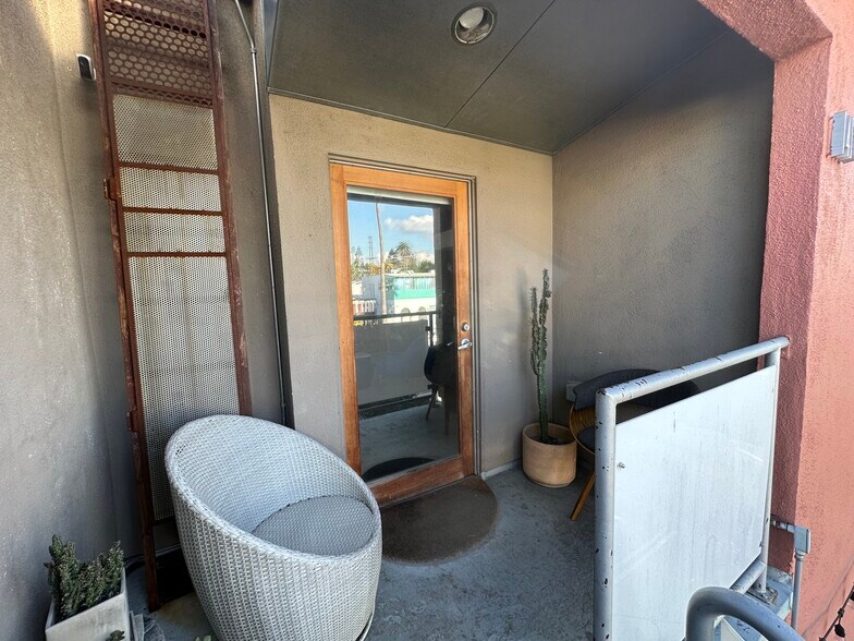 More Photos Of 1418 Abbot Kinney Blvd, Venice Office Residential For Lease