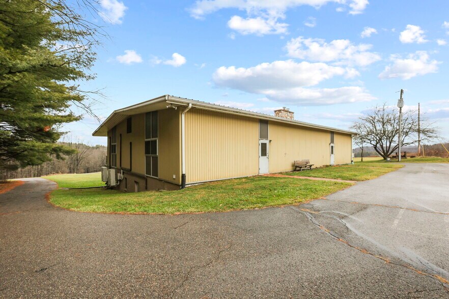 More Photos Of 5734 Durbin Rd, Bellville Specialty For Sale