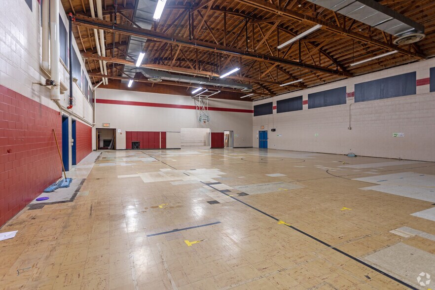 More Photos Of 132 1st Ave S, Motley Light Manufacturing For Sale