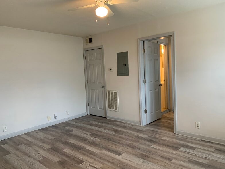 More Photos Of 3401-3403 Central St, Kansas City Apartments For Sale