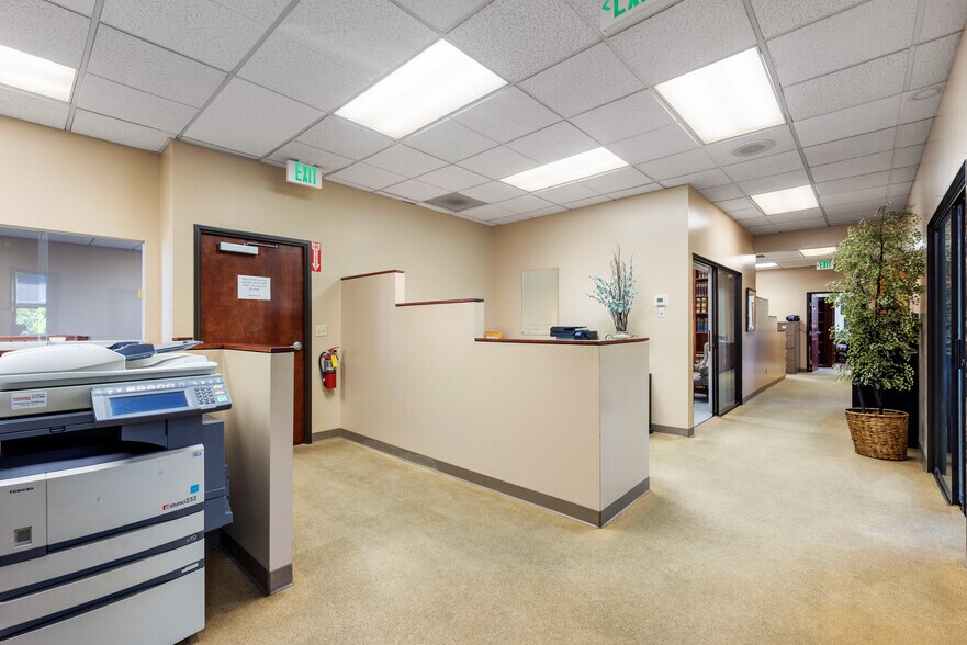 More Photos Of 2070 N Tustin Ave, Santa Ana Office For Sale