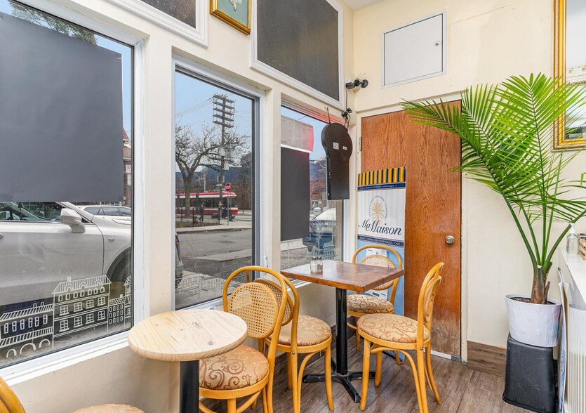 More Photos Of 74 Lippincott St, Toronto Storefront Retail Residential For Lease
