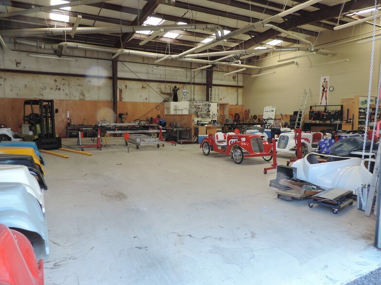 More Photos Of 428 N Curry St, Tehachapi Light Manufacturing For Lease