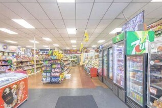 More Photos Of 851-853 W Gardena Blvd, Gardena Storefront For Sale