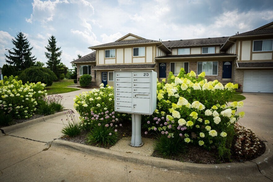 More Photos Of 38227 Schoenherr Rd, Sterling Heights Apartments For Sale