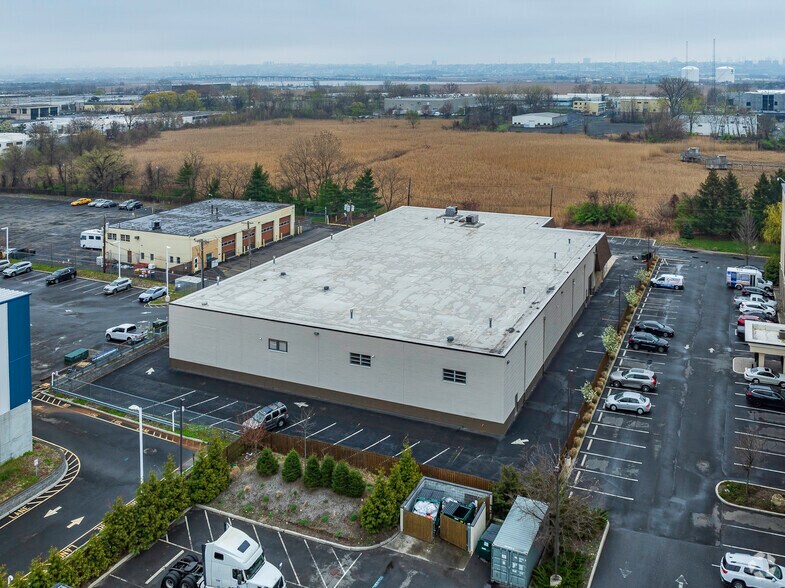 More Photos Of 310 Paterson Plank Rd, Carlstadt Manufacturing For Lease