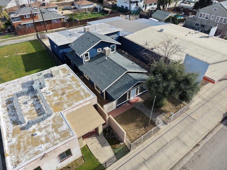 More Photos Of 1825 Baker St, Bakersfield Specialty For Sale