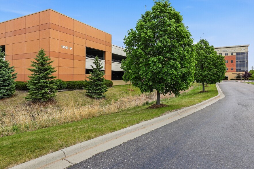 More Photos Of 14101 Fairview Dr, Burnsville Medical For Lease