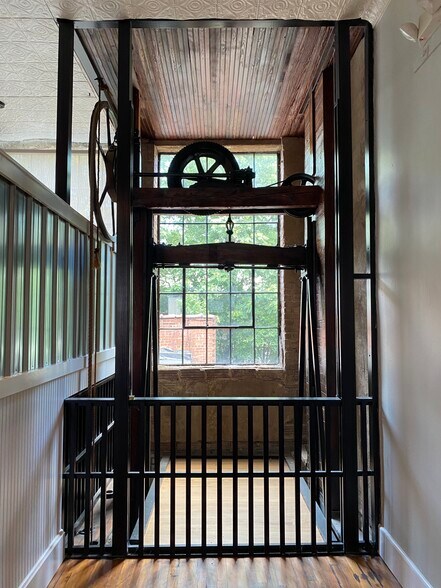 More Photos Of 705 N Main St, Winston-Salem Storefront Retail Office For Sale