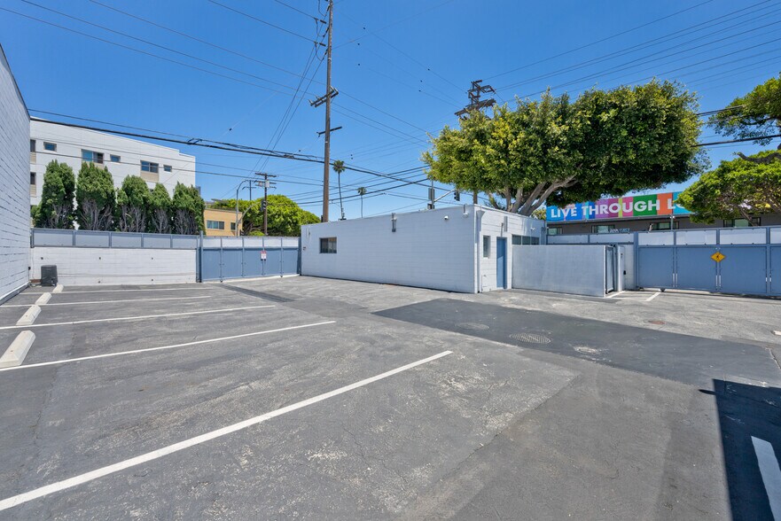 More Photos Of 1762 14th St, Santa Monica Office For Sale