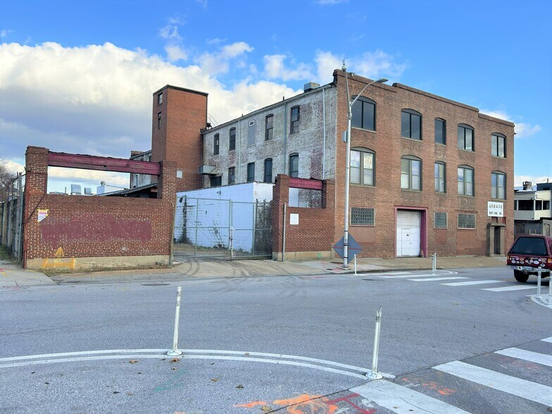 More Photos Of 901-909 S Carey St, Baltimore Warehouse For Sale