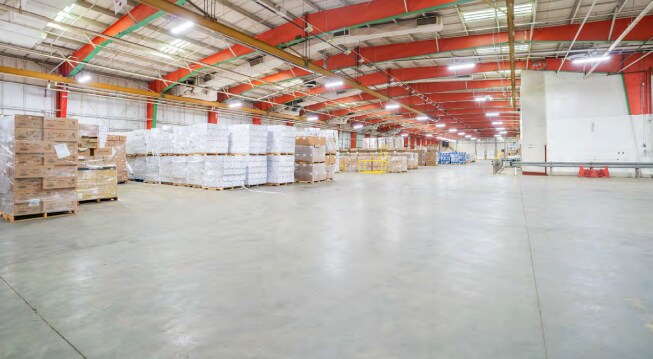 More Photos Of 99 Green St, Clinton Warehouse For Lease