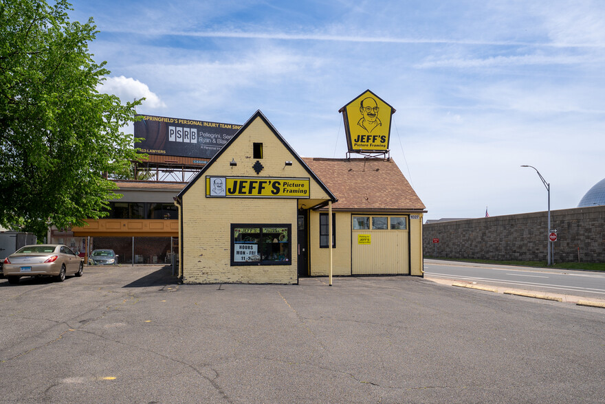 More Photos Of 1027 Columbus Ave, Springfield Freestanding For Sale