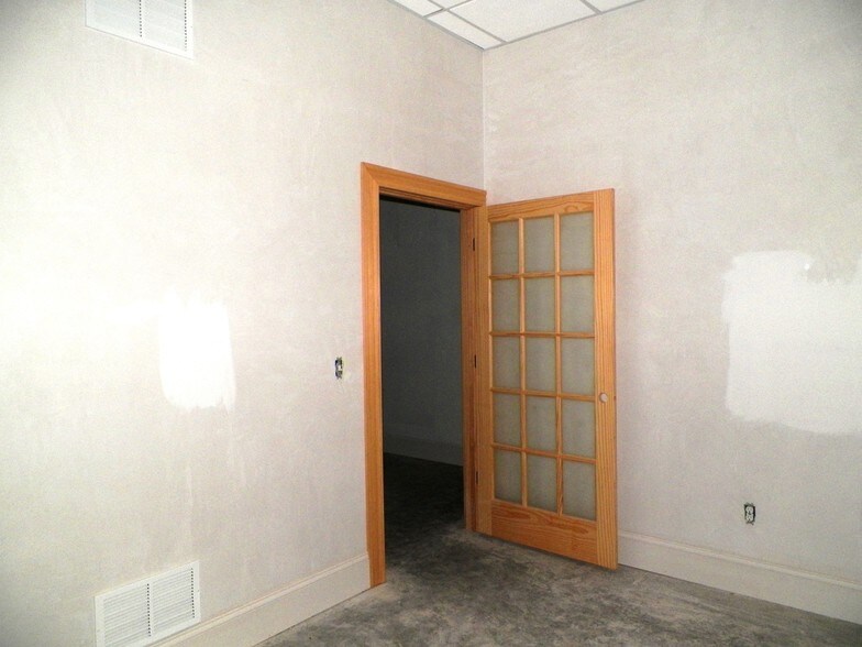 More Photos Of 301 Harris Ave, Providence Storefront For Sale