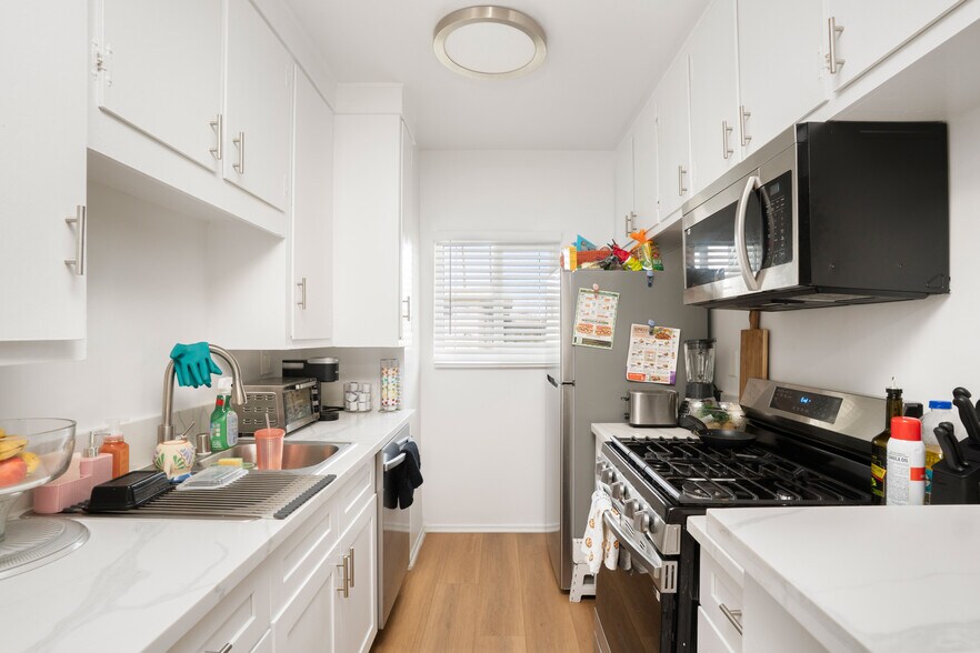 More Photos Of 6632 Darby Ave, Reseda Apartments For Sale