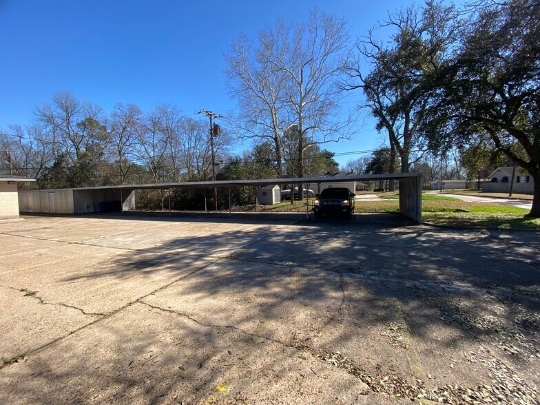 More Photos Of 333-335 Southfield Rd, Shreveport Freestanding For Lease