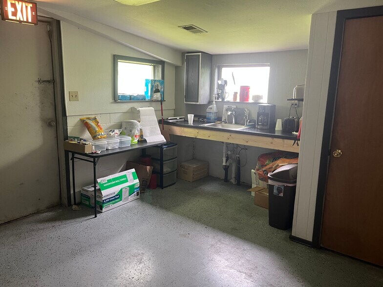 More Photos Of 1800 St Paul Ave, Waukesha Freestanding For Sale