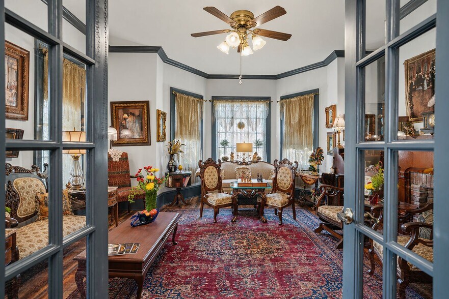 More Photos Of 209 Osborne St, Saint Marys Flex For Sale