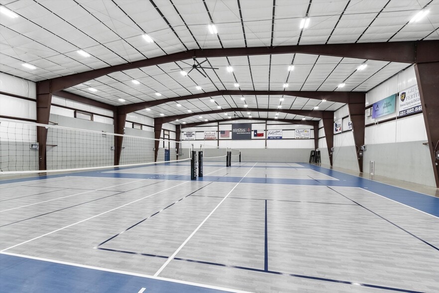 More Photos Of 12110 Old Montgomery Rd, Willis Light Distribution For Sale