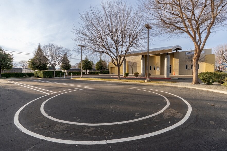 More Photos Of 406 E Elm Ave, Coalinga Office For Sale