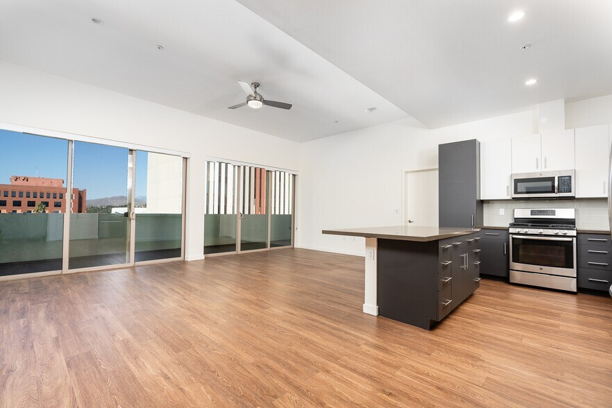 More Photos Of 3750 Main St, Riverside Apartments For Lease