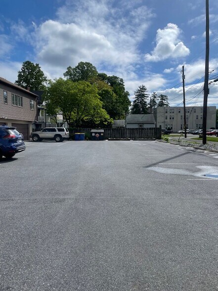 More Photos Of 400 E Main St, Mechanicsburg Office Residential For Sale