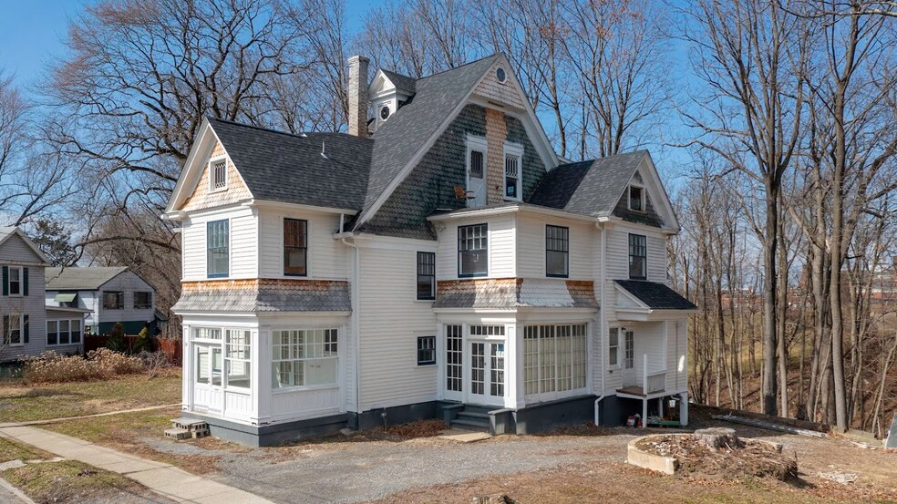 More Photos Of 54 Parkwood Blvd, Hudson Apartments For Sale