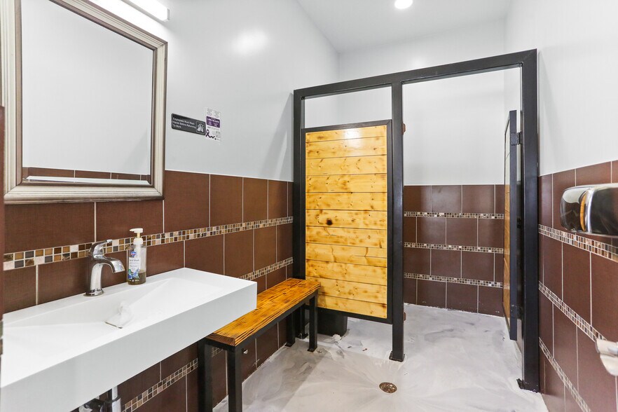 More Photos Of 734 Cantrell Dr, San Antonio Restaurant For Sale