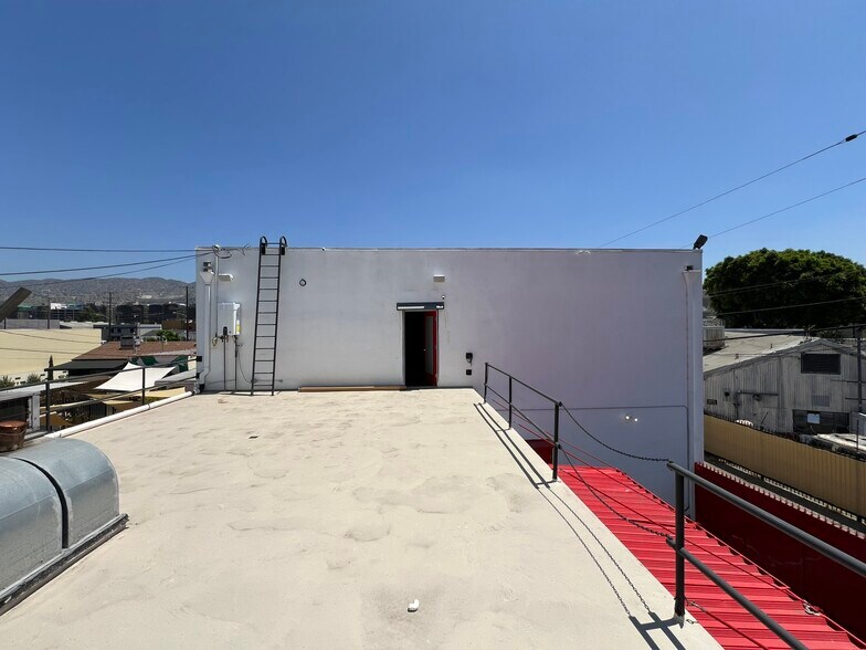 More Photos Of 413 N Moss St, Burbank Light Manufacturing For Sale