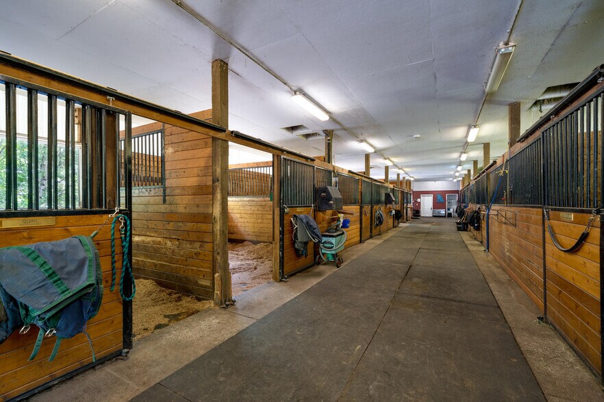 More Photos Of 6220 NW Skyline Blvd, Portland Specialty For Sale