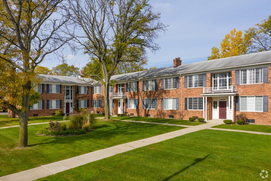 More Photos Of 20600 Balfour St, Harper Woods Apartments For Sale