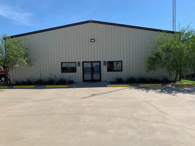 Primary Photo Of 4568 Gloria Allen Dr, College Station Warehouse For Lease