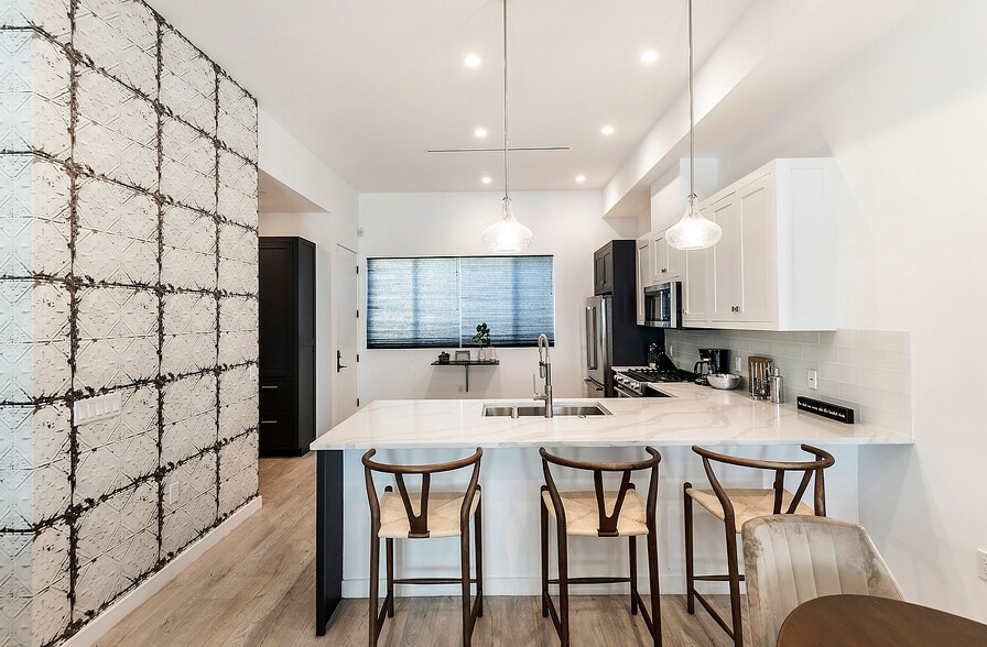 More Photos Of 1002 N Hudson Ave, Los Angeles Apartments For Sale