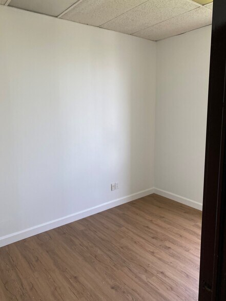 More Photos Of 138 S Rosemont Rd, Virginia Beach Medical For Lease