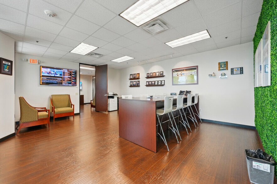 More Photos Of 9999 Bellaire Blvd, Houston Medical For Lease